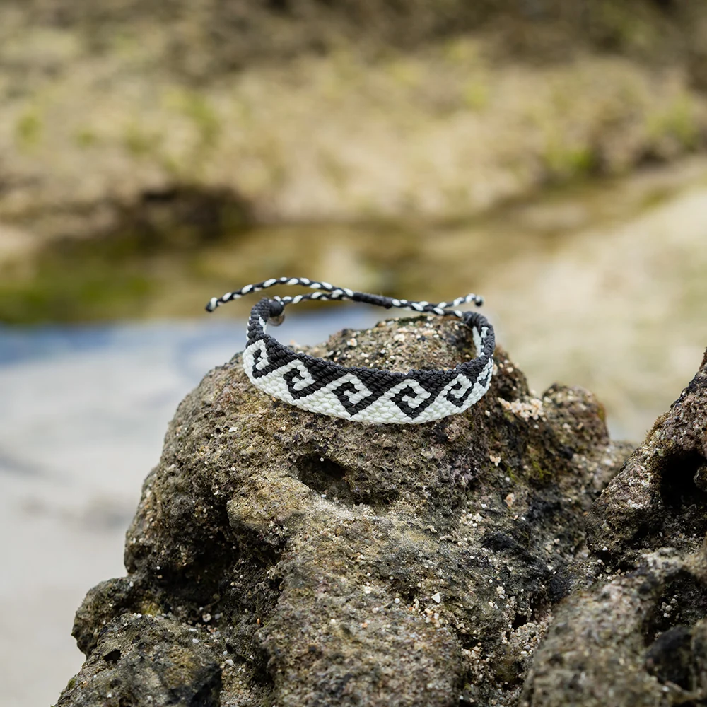 Glow-in-the-Dark Deep Sea Wave Bracelet - Image 6